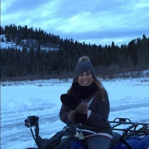 Meet your Posher, April